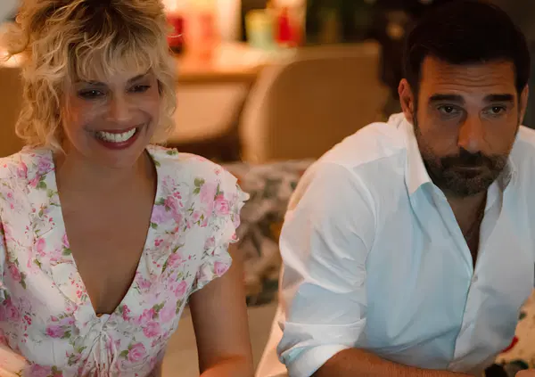 Abbiamo visto il film &ldquo;30 notti con il mio ex&rdquo; con Edoardo Leo e Micaela Ramazzotti al cinema, ma com&rsquo;&egrave;? E come si riabilita un amore? 