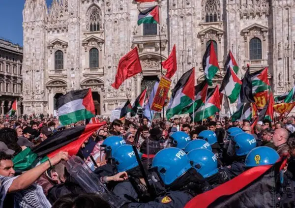 Il 25 aprile? &Egrave; tornata la caccia all&rsquo;ebreo ma nessuno si indigna. Tra insulti alla brigata, alla Segre, bandiere di Hamas e quella sinistra che include solo quando fa comodo