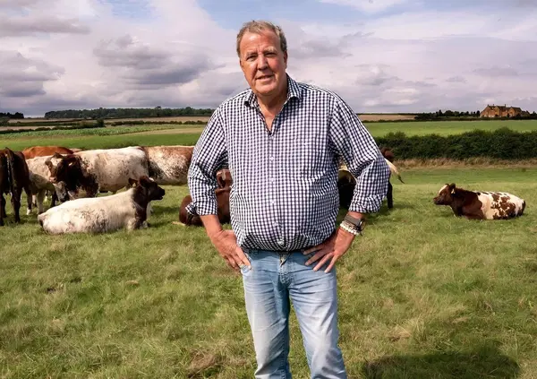 Ma in che senso Jeremy Clarkson vuole fare l&rsquo;ostetrico (per le mucche)? PAZZESCO. &ldquo;Ho trovato qualcosa che amo e in cui sono abbastanza bravo&rdquo;