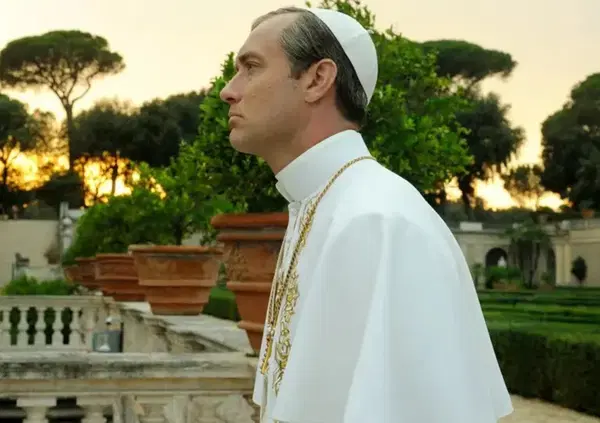 E se il Papa fosse sempre pi&ugrave; della gente e dei media? Ecco perch&eacute; con The Young Pope, Sorrentino ci aveva visto lungo