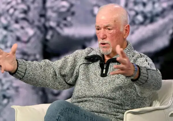 Omicidio Liliana Resinovich, LA NUOVA CONTRADDIZIONE del marito Sebastiano: ma Visintin il corpo della moglie vuole cremarlo o fare una seconda autopsia? E l&rsquo;attacco all&rsquo;amante Sterpin: &ldquo;Claudio ha un maglione giallo come quello che mi hanno sequestrato&rdquo;