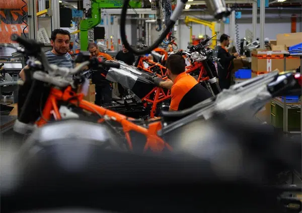 Crisi KTM: Vinales (quasi) sul podio e gli operai di nuovo a casa. Stop alla produzione e scure del 23 maggio sempre pi&ugrave; vicina