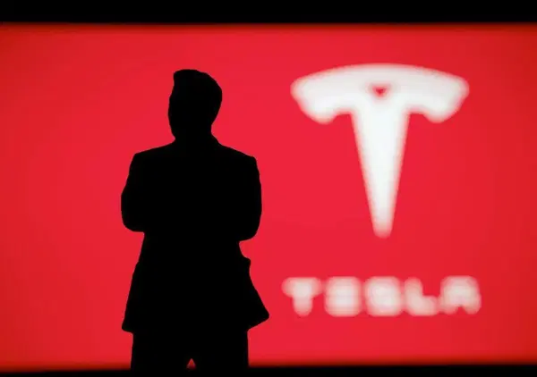 Perch&eacute; Tesla, che vende meno auto di Toyota e Mercedes, in Borsa vale di pi&ugrave;? Crediti normativi, crollo dell'utile e sondaggi taroccati. Ma fino a quando Elon Musk coprir&agrave; le mancanze dell'azienda?