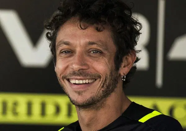 Mai dire Marquez! O no? Signori, eccovi le perle di Valentino Rossi al PoretCast oltre la (solita) rivalit&agrave;: "I piloti? Tutte teste di ca*zo"