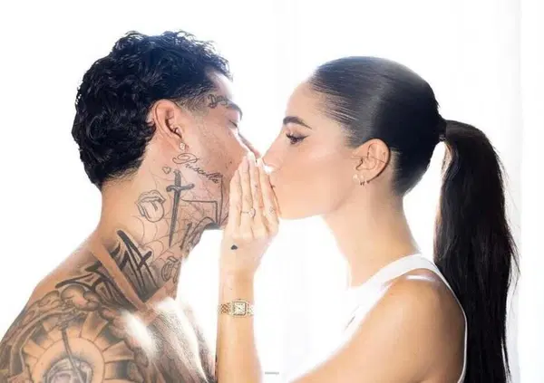 TUTTO VERISSIMO: Tony Effe diventa pap&agrave;. Ecco perch&eacute; Priscilla (cos&igrave; si chiamer&agrave; la figlia con Giulia De Lellis) &egrave; gi&agrave; la bambina pi&ugrave; invidiata d&rsquo;Italia: poche storie, nascere con i soldi &egrave; bello