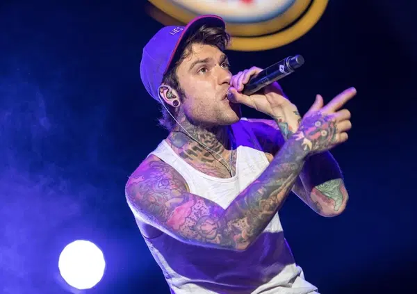 Ultras, Fedez, Vivo Concerti di Zard e le minacce a Giletti: perch&eacute; c&rsquo;&egrave; il logo Why Event sulla locandina della serata del rapper? E il conduttore de Lo Stato delle cose: &ldquo;Ho subito intimidazioni pesanti&rdquo;