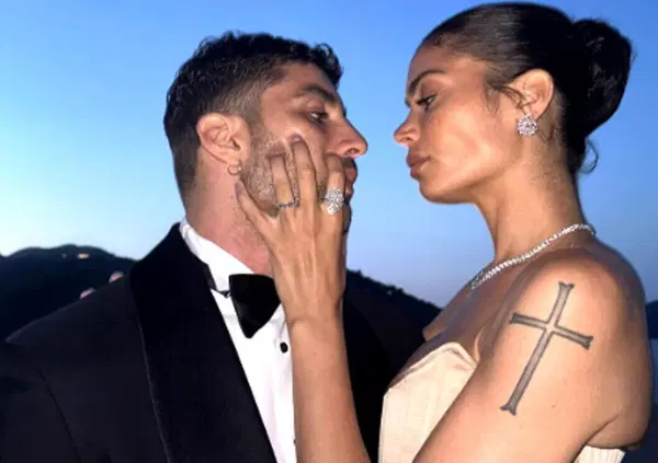 Elodie vuole diventare mamma? Sentite cosa dice a Radio Deejay: &ldquo;Ci penso da un anno&rdquo;. Dopo Mi Ami Mi Odi e i concerti negli stadi far&agrave; un figlio con Andrea Iannone? 