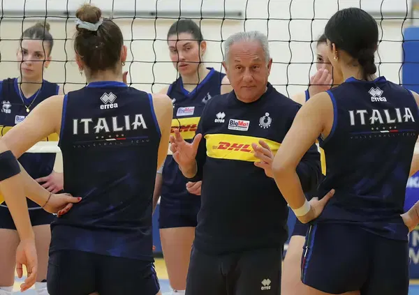 VELASCO INSEGNA A VIVERE (a tutti, ma soprattutto alle pallavoliste che rifiutano la Nazionale per avere l&rsquo;estate libera): &ldquo;La maglia azzurra non &egrave; un club, &egrave; una cosa speciale. Non si pu&ograve; dire quest&rsquo;anno no: porta chiusa&rdquo;