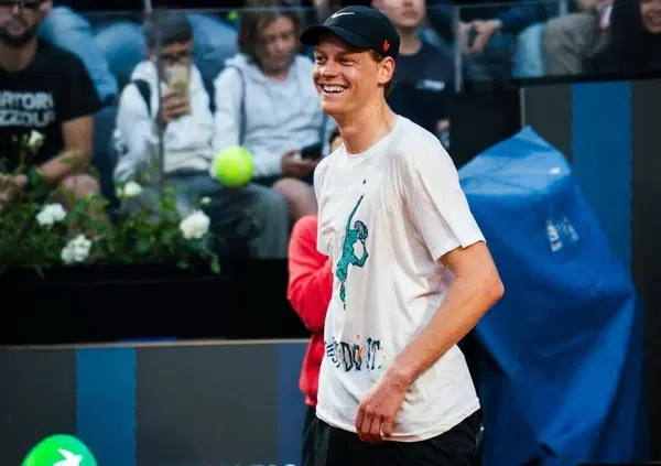 La Sinner mania gonfia (troppo?) anche i prezzi dei biglietti degli Internazionali di Roma. L&rsquo;Antitrust richiama la Federtennis per le &ldquo;commissioni nascoste&rdquo; e il Codacons parla di &ldquo;listini proibitivi&rdquo;. Tutto ok?