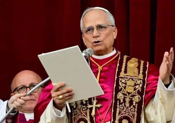 SOCIAL IMPAZZITI PER IL PAPA TENNISTA: Leone XIV &egrave; pazzo per il tennis e c&rsquo;&egrave; gi&agrave; chi collega l&rsquo;elezione all&rsquo;effetto Sinner agli Internazionali 