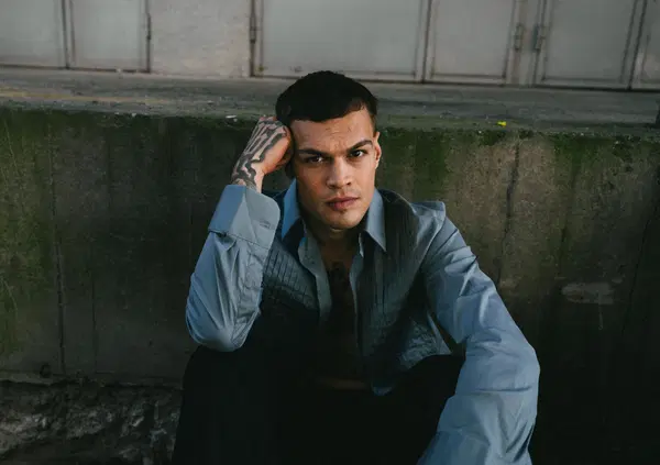 Tony Effe e Tommy Cash, il feat di cui non avevamo bisogno, la sincerit&agrave; di Blanco con Piangere a 90 (e un pizzico di malizia) e Bresh con Umore marea&hellip; Abbiamo ascoltato (e recensito) il meglio e il peggio dei singoli del venerd&igrave;