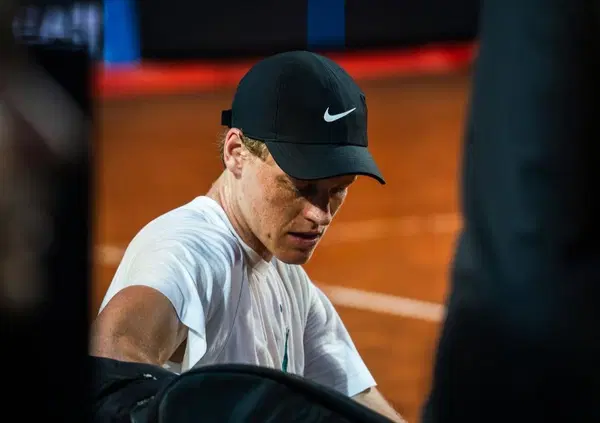 Le bombe di Vagnozzi sul rientro di Sinner a Roma: &ldquo;La superficie pi&ugrave; difficile per Jannik&rdquo;. E poi Cahill, le voci sulla &lsquo;pausa&rsquo; e &ldquo;quel peso sulle spalle e gli sguardi negli spogliatoi&hellip;&rdquo;