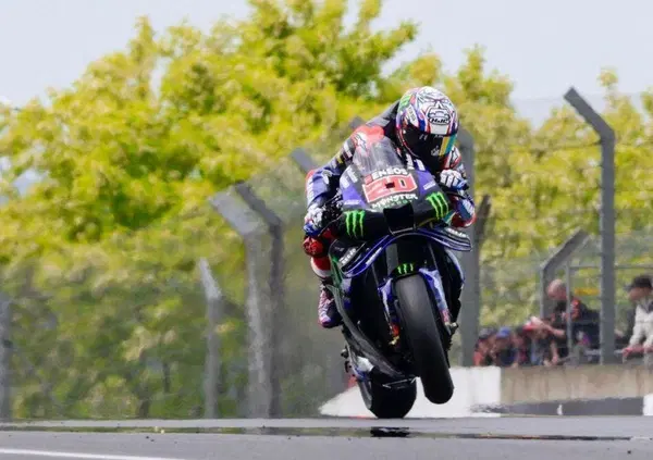 Voce del verbo &ldquo;Quart-Arare&rdquo;: quel diavolo (bianco) di Fabio Quartararo a Le Mans s&rsquo;&egrave; preso record, pole, un Marc Marquez &ldquo;senza parole&rdquo; e le Ducati che stanno a guardare