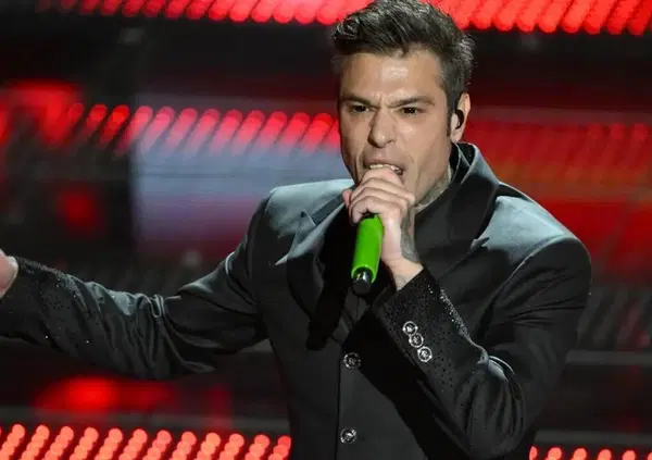 Dopo la rissa sfiorata in Kings League, Fedez attacca Blur sui social: &ldquo;Mi auguri un tumore? Potrebbe arrivarti una pizza in faccia&rdquo;. E ora che succede?