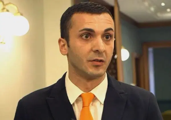 Omicidio-suicidio di Emanuele De Maria, ma com'&egrave; possibile che un killer avesse un lavoro in hotel pochi anni dopo aver sgozzato una donna (a tempo indeterminato)? L&rsquo;assassinio di Chamila Wijesuriyauna, la fuga e...