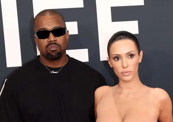 Cannes contro Bianca Censori (nuda) e Kanye West? Al festival del cinema arriva la "legge ad personam" dopo i Grammy. E intanto Ye con "Heil Hitler" fa il botto di streaming. E scatta la censura...