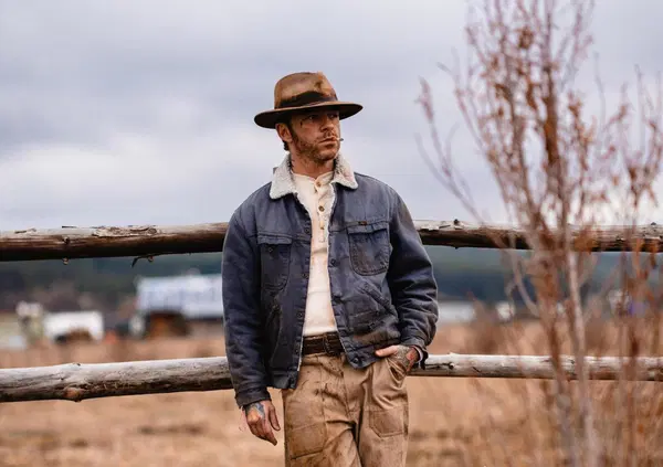 Ranch di Salmo ha un solo difetto&hellip; finisce. Nel faccia a faccia con Mr. Thunder, che torna dopo 9 anni, vince il rapper: dito medio alla discografia, ora si fa a modo mio&hellip;