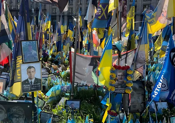 Siamo stati in Ucraina ora che non ci va pi&ugrave; nessuno. E a sentire gli intellettuali, della guerra contro la Russia non abbiamo capito niente: &ldquo;Smettete di pensare a noi solo per Putin&rdquo;