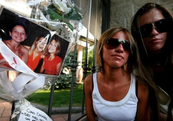 Omicidio Poggi, &ldquo;ABBIAMO INCASTRATO STASI&rdquo;: i 180 messaggi inquietanti della cugina Paola Cappa dopo il delitto di Chiara. Lei e la gemella Stefania volevano far ricadere i sospetti su Alberto? E l&rsquo;odio verso gli zii: &ldquo;Hanno rotto i cogli*ni perch&eacute;&hellip;&rdquo;