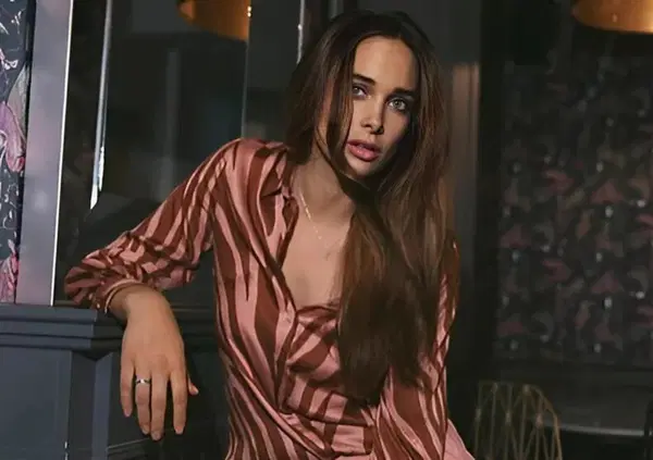 Ok, ma chi caz*o &egrave; Clizia Fornasier, che debutta a Donne sull'orlo di una crisi di nervi di Piero Chiambretti su Rai 3? Miss, attrice e anche scrittrice...