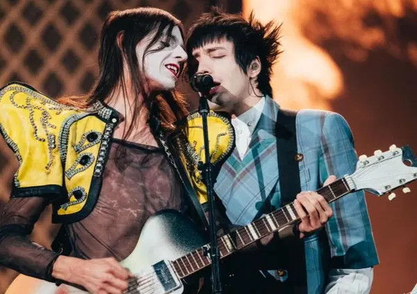 Parla Lucio Corsi da Basilea: &ldquo;Ecco perch&eacute; ho portato l&rsquo;armonica a Eurovision&rdquo;. La sua canzone preferita? &ldquo;Mi piace molto quella dei portoghesi Napa&rdquo;. E su Sanremo e le chitarre &ldquo;magiche&rdquo; di Guccini&hellip;