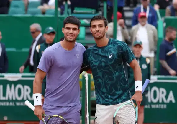 Musetti con Alcaraz e come Sinner? Dopo Roma &ldquo;l'obiettivo &egrave; vincere uno Slam&rdquo;, parola di Piatti. E ora Lorenzo non ha pi&ugrave; paura nemmeno del confronto con Jannik (almeno secondo la compagna...)