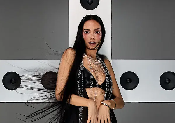 Elodie, vuoi dieci euro? Il curioso caso dei biglietti venduti sottocosto per la data al Maradona di Napoli. Cosa c'&egrave; dietro? Abbiamo una teoria...