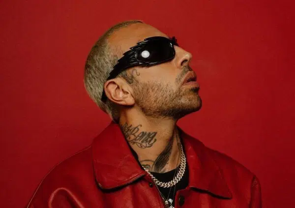 Abbiamo ascoltato Il mio lato peggiore, il nuovo album di Luch&egrave;, ma com&rsquo;&egrave;? Crudo e volgare, ma anche romantico e profondo. E sul concerto al Maradona di Napoli e i feat con Gu&egrave;, Marracash, Tony Effe, Giorgia, Rose Villain e&hellip;