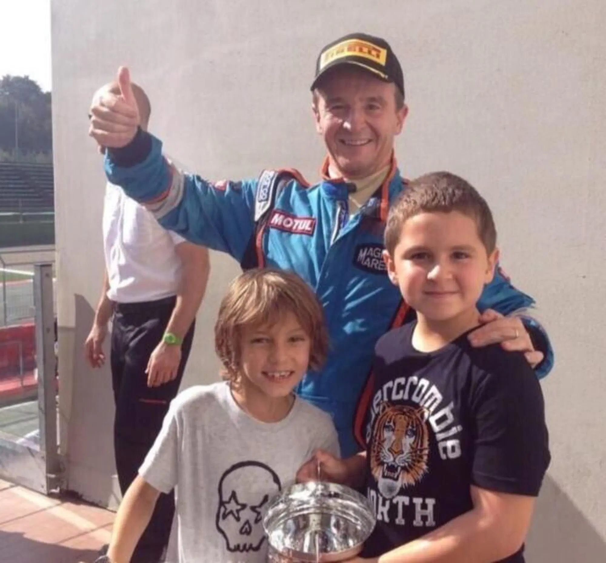 La foto di Leonardo Fornaroli insieme a Kimi Antonelli per la prima volta sul podio - anche se non ancora al volante di una monoposto