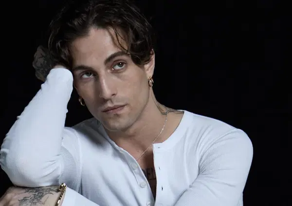 La verit&agrave; su Raoul Bova e Roc&iacute;o Mu&ntilde;oz Morales, Damiano David si lamenta, le fake news su Donatella Versace e Blanco&hellip; A tutto gossip con Alessi