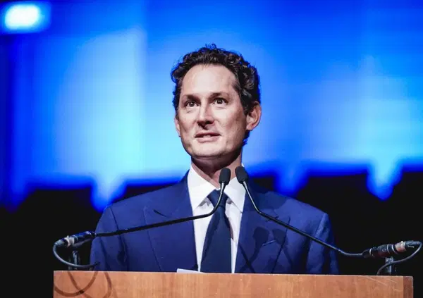 Ma avete sentito di Elkann e Giovanni Soldini inseguiti dalle orche? &ldquo;John era tranquillo, mi diceva solo: speriamo che non abbiano fame&rdquo;. E sul progetto di una barca Ferrari&hellip; ecco cosa hanno detto