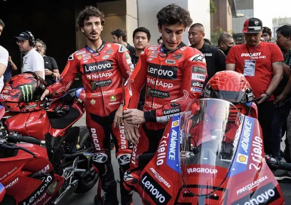 Marc Marquez "maschera" il problema, ma i numeri danno ragione a Pecco Bagnaia: la Desmosedici GP25 &egrave; una bega. E indietro non si pu&ograve; tornare