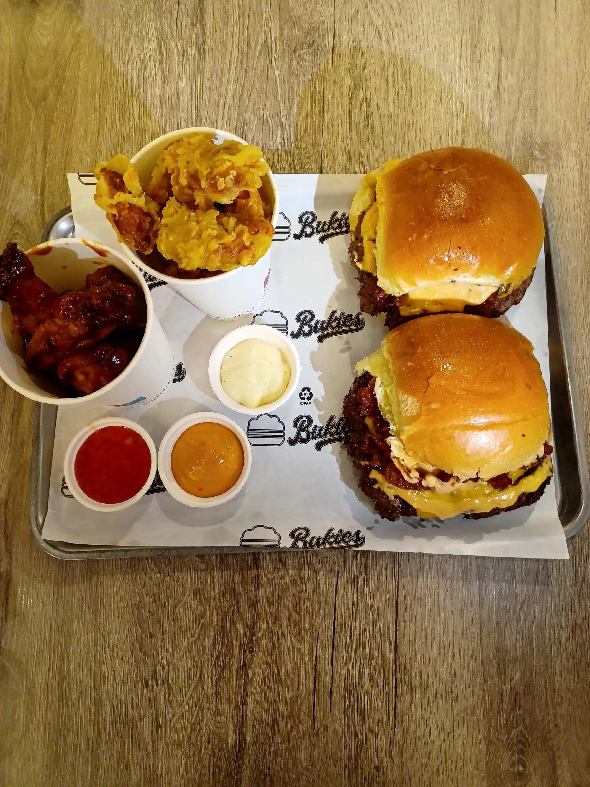 Smashburger e chicken burger da Bukies ad Aversa