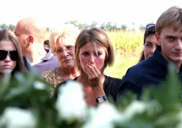 Omicidio Poggi, LE CONFIDENZE tra Stefania Cappa e Alberto Stasi dopo il delitto di Chiara: perch&eacute; la gemella cercava di convincerlo che si siao di una rapina? &ldquo;Qualcuno che sapeva che era sola&rdquo;. Ma chi &egrave; che ruberebbe il formaggio dal frigo?