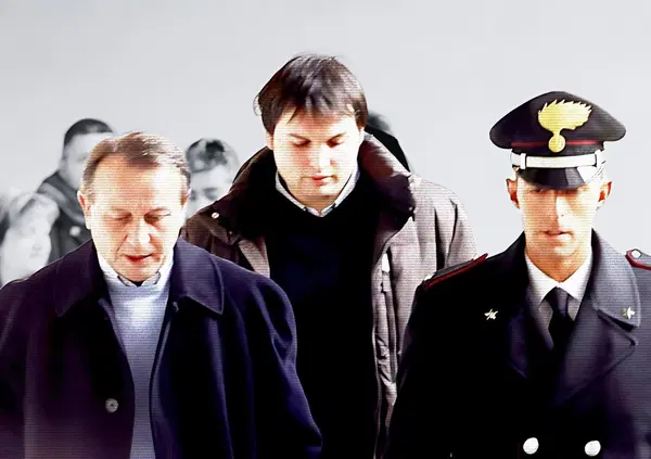 Omicidio Poggi, Marco, il fratello di Chiara, cambia versione e &ldquo;incastra&rdquo; l&rsquo;amico Sempio? &ldquo;Forse Andrea non frequentava solo la stanza del pc e la sala tv. Potrebbe essere sceso in cantina&hellip;&rdquo; E intanto sulle cugine Stefania e Paola Cappa&hellip; 