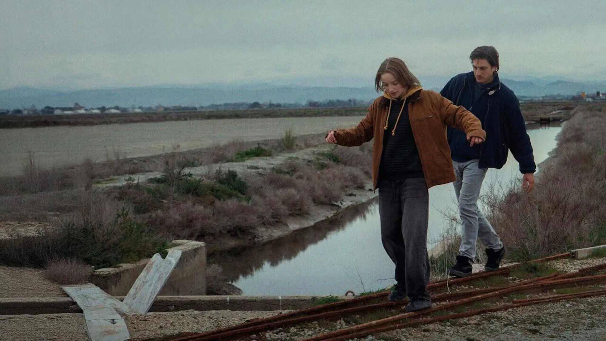 Paolo (Luca Marinelli) e Leo (Juli Grabenhenrich)