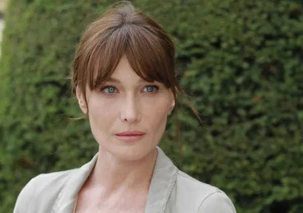 Carla Bruni al Festival di Cannes asfalta tutte, le sorprese di Olly ai suoi fan, la verit&agrave; dietro Piangere a 90 di Blanco e il libro di Tony Effe&hellip; A tutto gossip con Alessi