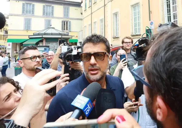 Il delitto di Garlasco si &egrave; risolto a Modena? Una cena da 15mila euro, Fabrizio Corona e l'avvocato di Alberto Stasi: ecco perch&eacute; all&rsquo;agriturismo Acetaia Sereni c'&egrave; stata la svolta...