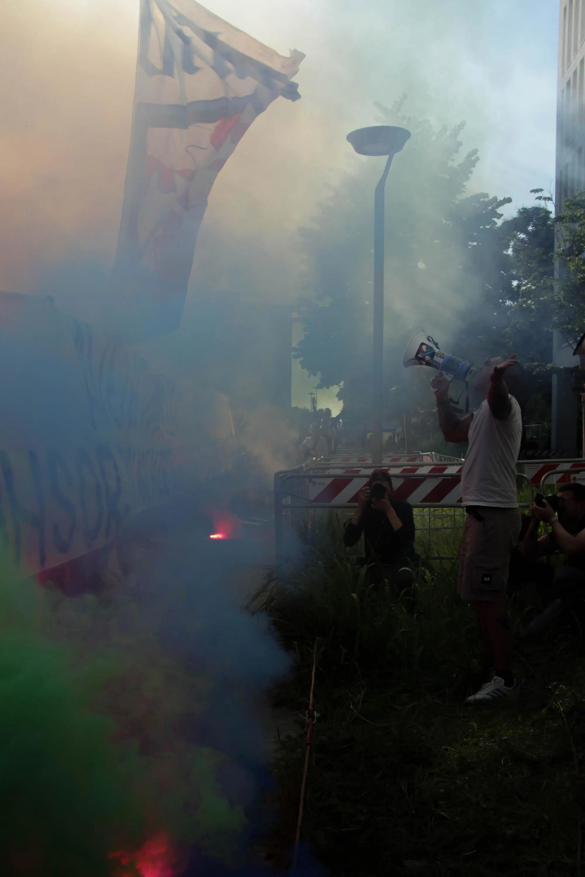 La manifestazione della curva Nord in via della Liberazione
