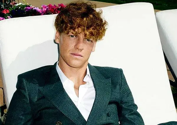 Ma perch&eacute; Il Fatto Quotidiano considera Sinner un puttaniere? Ok le tasse e il doping, ma che c'entrano le escort? Quando la satira ricicla le battute su Berlusconi ma sbaglia bersaglio e non fa ridere