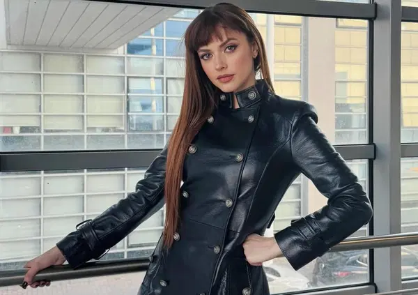 Annalisa, perch&eacute; balli? La queen del pop &egrave; di "legno", ma costretta a fare la Carr&agrave;: il risultato &egrave; disastroso [VIDEO]