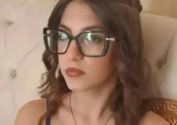 Omicidio Martina Carbonaro, uccisa a 14 anni dall'ex fidanzato Alessio Tucci (19). Ma cos&rsquo;&egrave; successo? L&rsquo;ultimo messaggio alla madre, il movente sentimentale, il ritrovamento vicino all'ex stadio di Afragola. Ecco cosa sappiamo