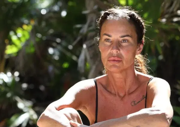 Isola dei Famosi, Antonella Mosetti si &egrave; ritirata ma arriva l'appello del fratello Massimiliano a MOW: "Per ora non &egrave; stata invitata a tornare in studio, ecco perch&eacute; chiedo a Mediaset di ripensarci..."