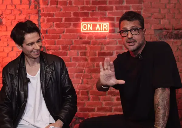 Delitto di Garlasco, Fabrizio Corona sugli errori giudiziari con l'ex magistrato Francesco Bellomo. Stasi e Sempio? &ldquo;Il colpevole andava scoperto&rdquo;. Ma cosa c'entra lo scandalo minigonne, del fidanzato a punteggio e dei borsisti in hotel dell&rsquo;ex giudice?