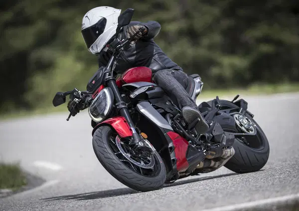 Ducati XDiavel V4 2025: ecco perch&eacute; &egrave; MOLTO diversa da come ce l'aspettavamo