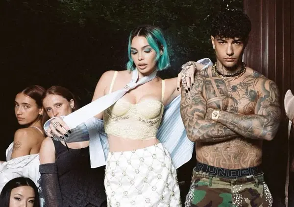 Esce il singolo Victoria's Secret, con Rose Villain, ma avete notato l&rsquo;orologio che sfoggia Tony Effe? Un Audemars Piguet da 500mila euro. Ecco tutti dettagli 