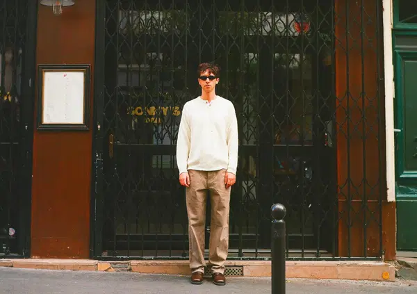 Abbiamo ascoltato &ldquo;Fuori men&ugrave;&rdquo;, il nuovo album di Golden Years, ma com&rsquo;&egrave;? Una dichiarazione d&rsquo;intenti sul ruolo del produttore. E le collaborazioni con Franco126, Calcutta, Frah Quintale e Ariete&hellip;