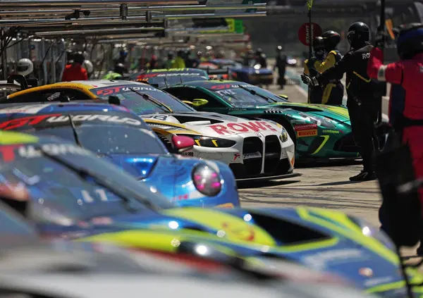 Ok, ma quanto spacca il GT World Challenge a Monza? Dalla pole position di Mercedes al paddock pieno di tifosi. Peccato per la Ferrari, che col BOP&hellip;