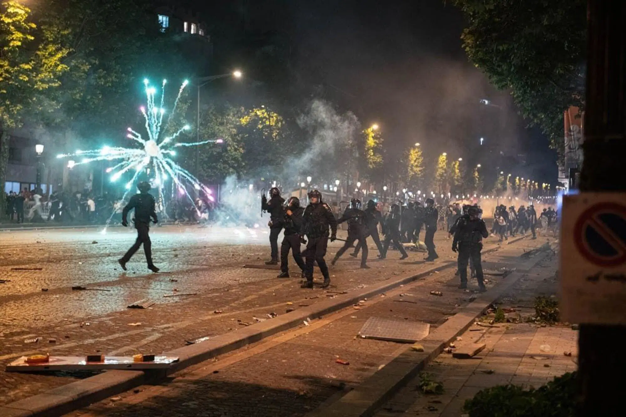 Il caos nelle strade di Parigi