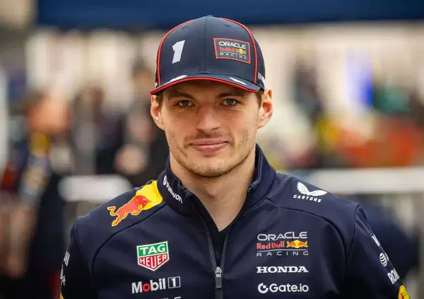 Va bene le McLaren, ma solo un pazzo non capirebbe che questa Formula 1 ha un solo eroe e si chiama Max Verstappen. Uno che, da solo, racconta meglio di tutti gli altri questo sport